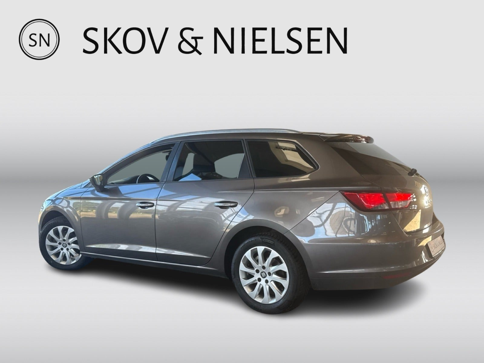 Grå Seat Leon fra 2015