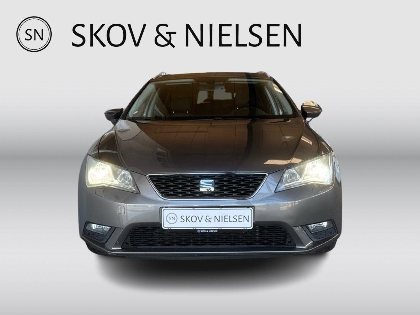 Grå Seat Leon fra 2015