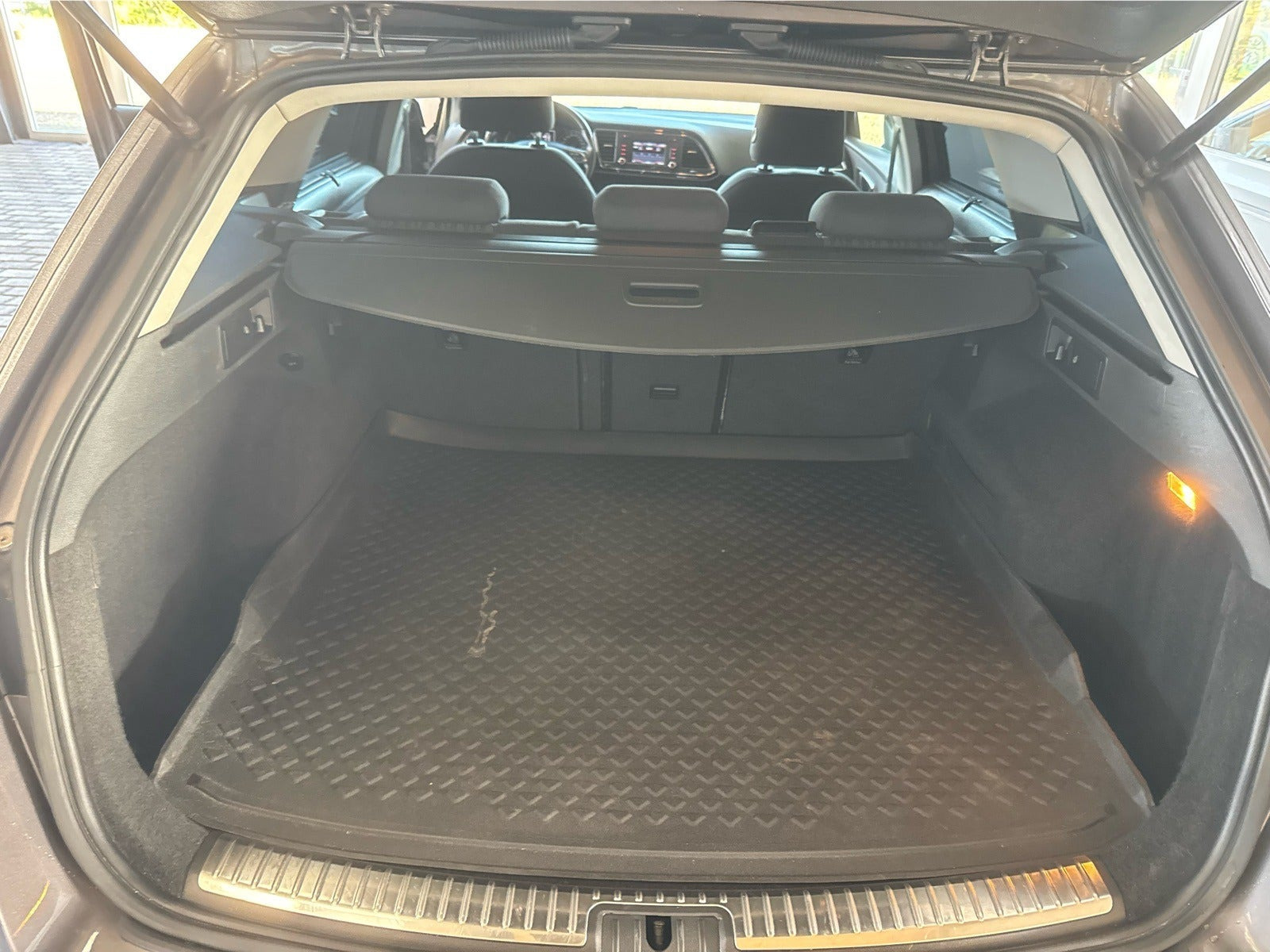 Grå Seat Leon fra 2015