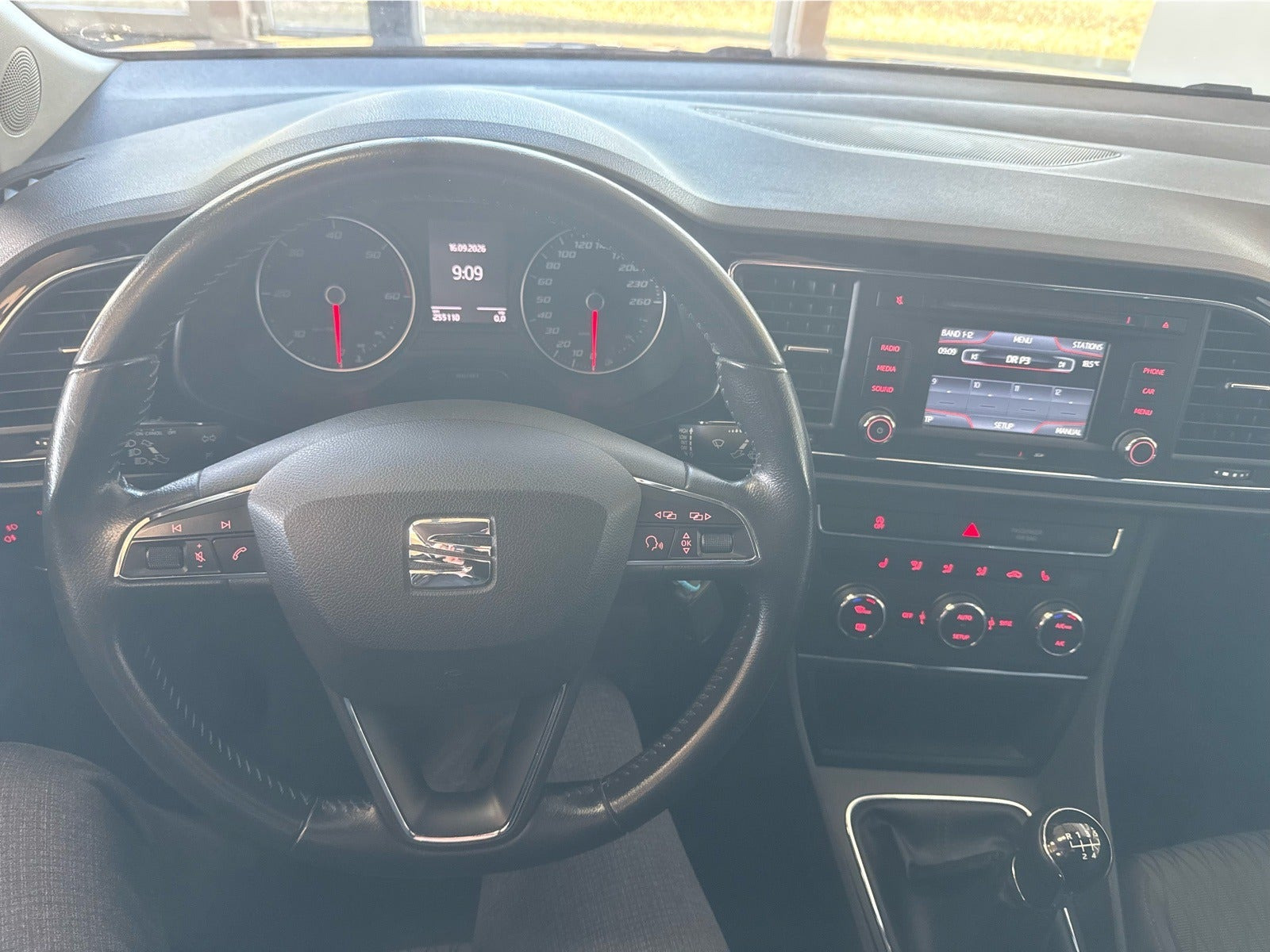 Grå Seat Leon fra 2015