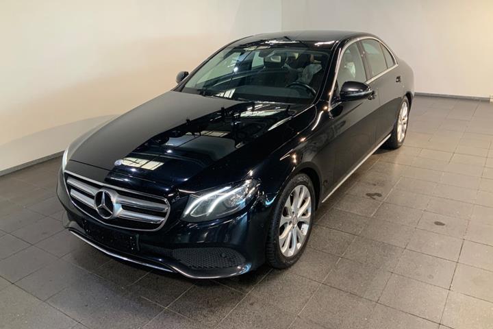 Sort Mercedes E220 d fra 2017