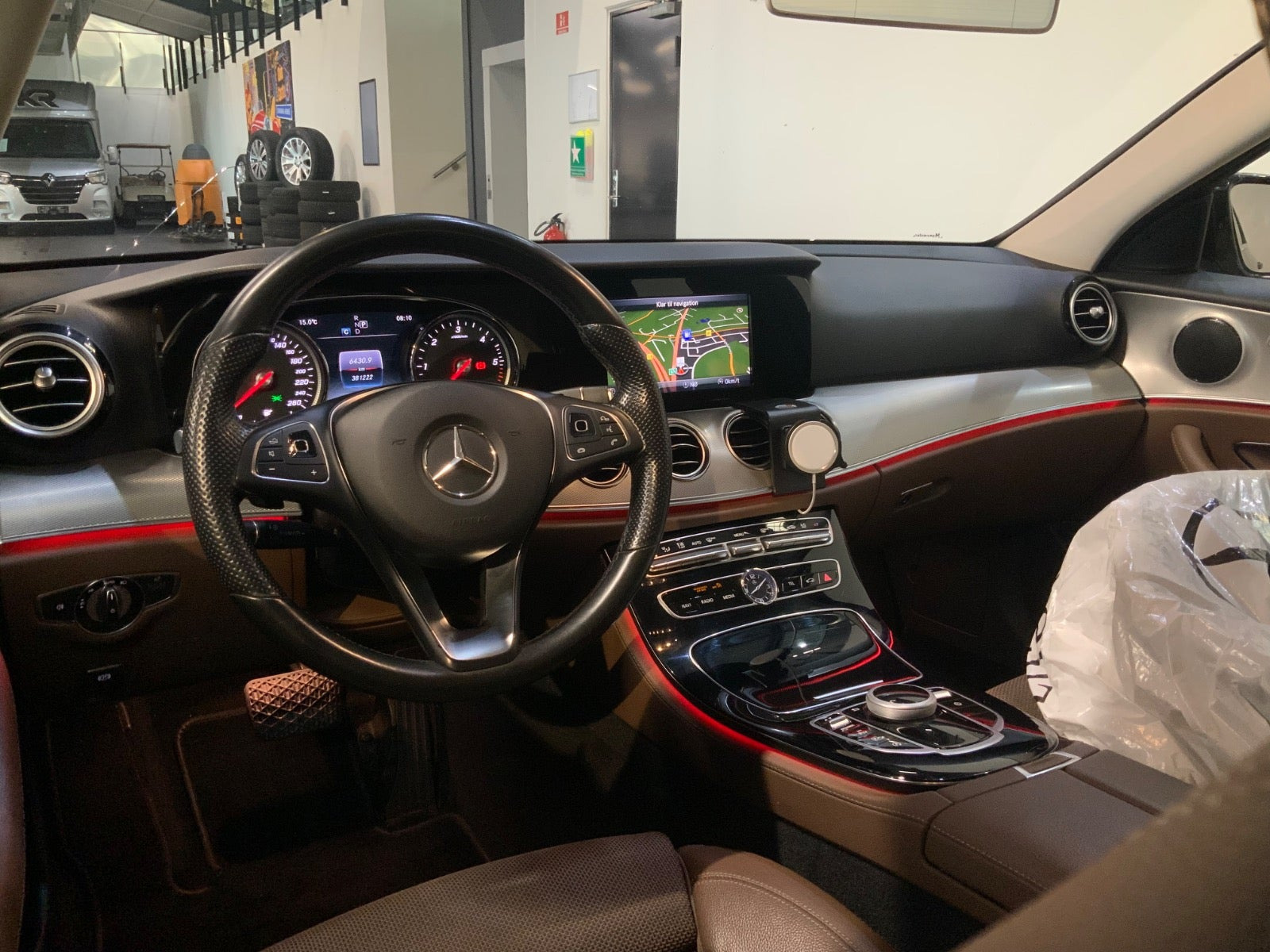 Sort Mercedes E220 d fra 2017