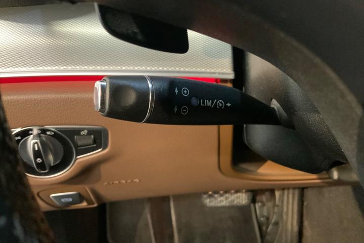 Sort Mercedes E220 d fra 2017