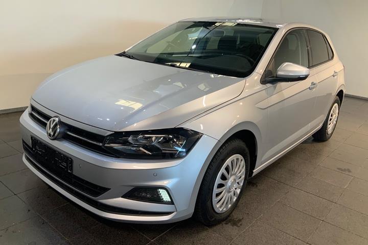 Sølv VW Polo fra 2019 set udefra