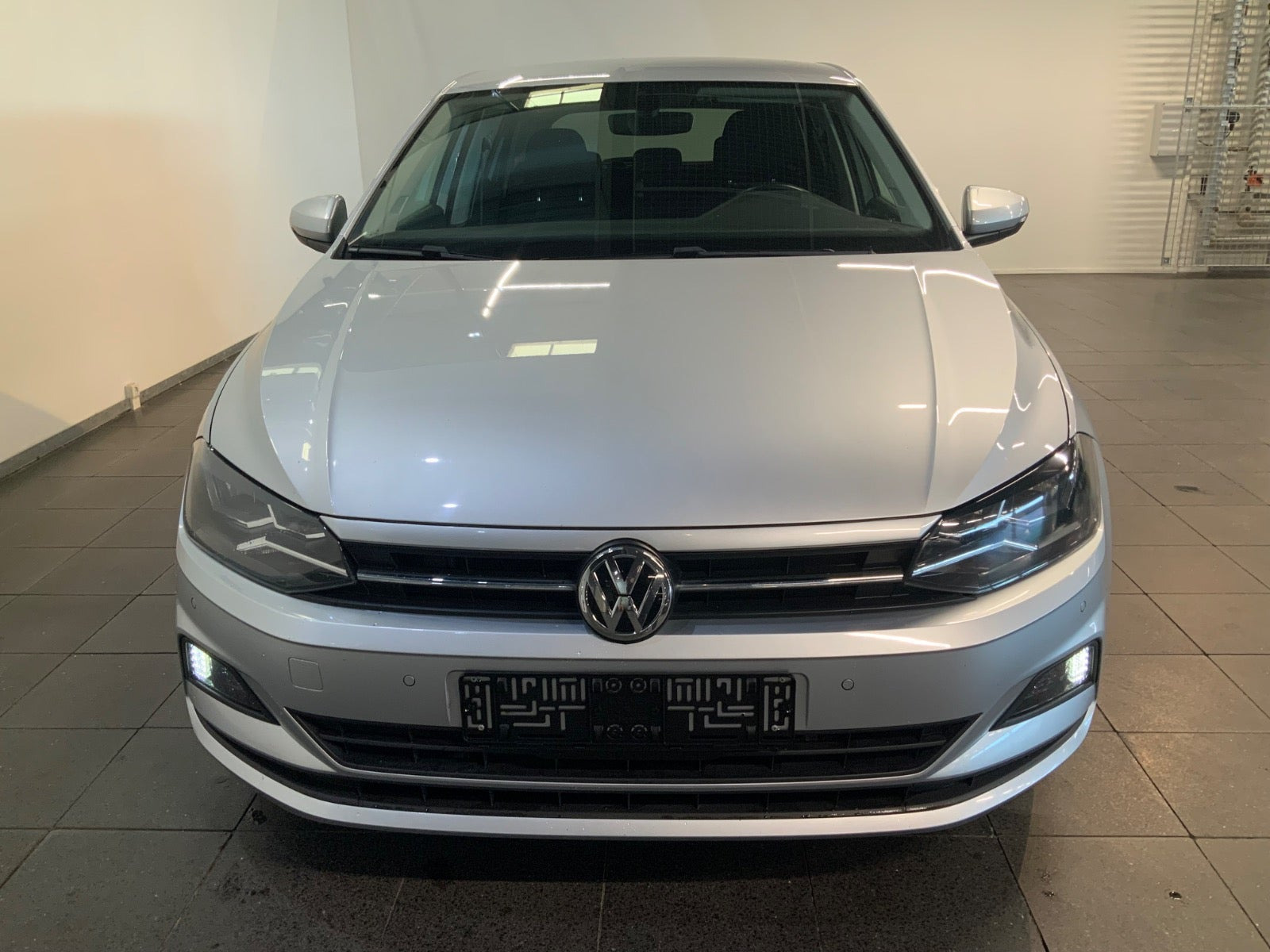 Sølv VW Polo fra 2019