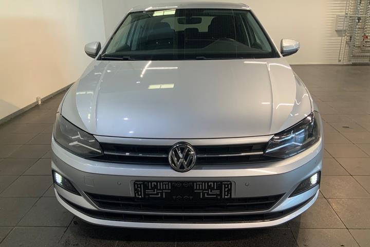 Sølv VW Polo fra 2019