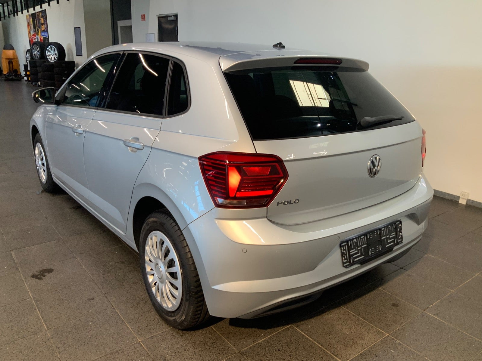 Sølv VW Polo fra 2019