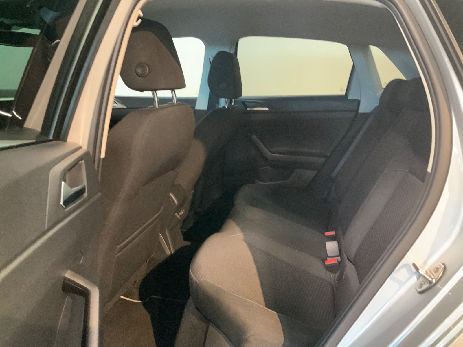 Sølv VW Polo fra 2019