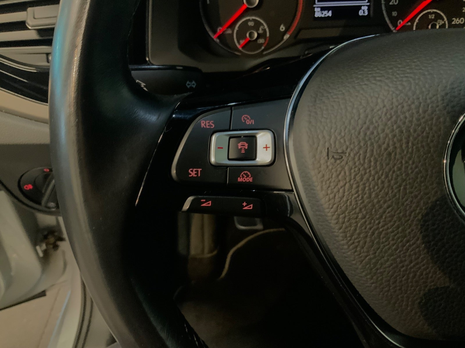Sølv VW Polo fra 2019