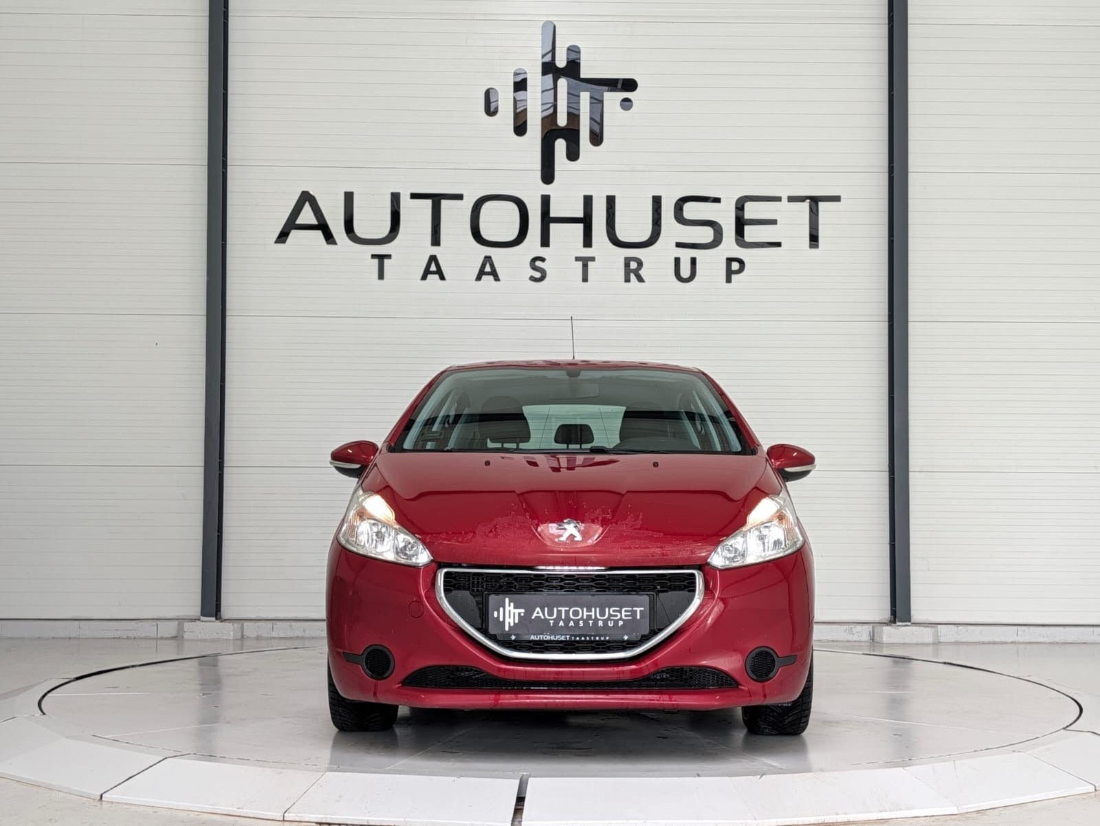 Grå Peugeot 208 fra 2014
