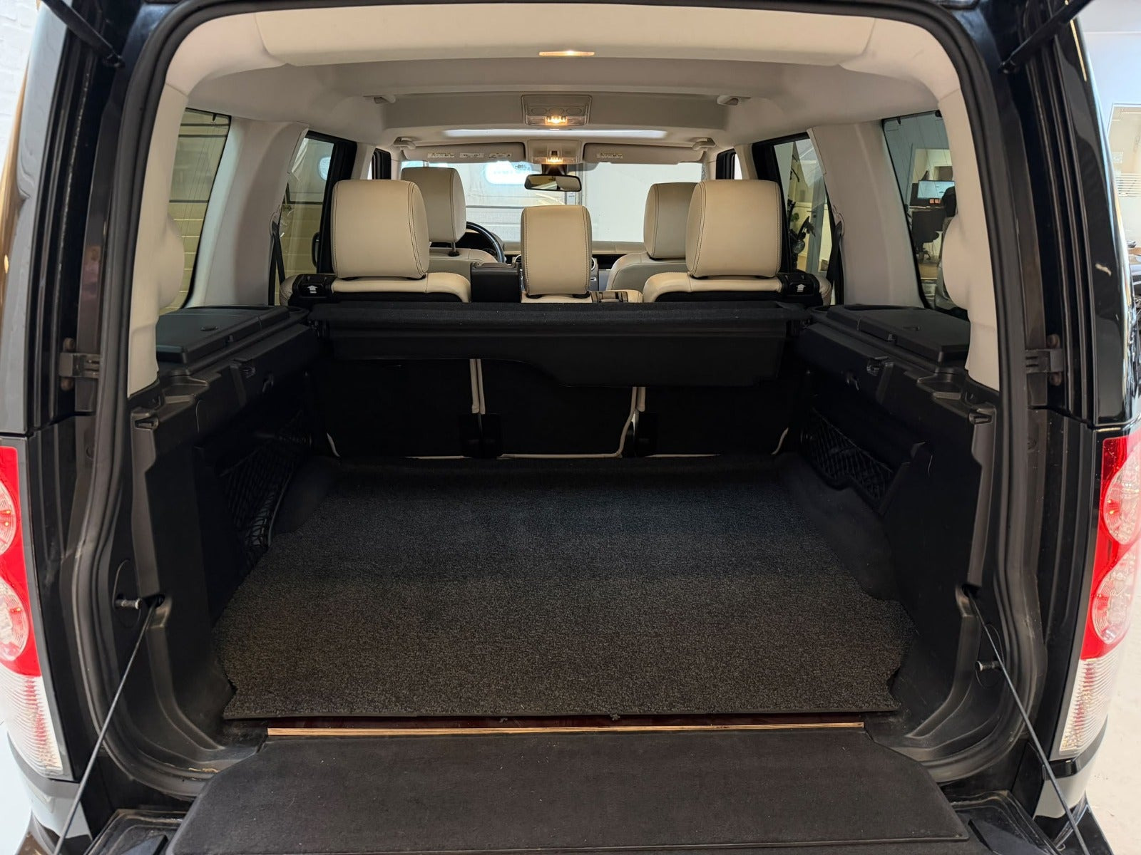 Sort Land Rover Discovery 4 fra 2012