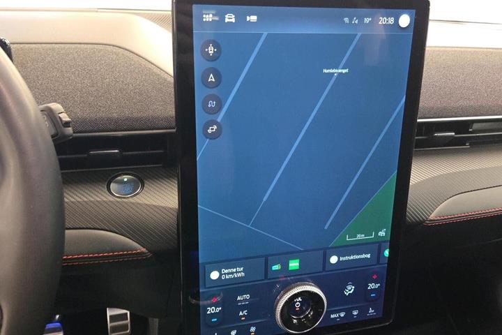Blå Ford Mustang Mach-E fra 2022