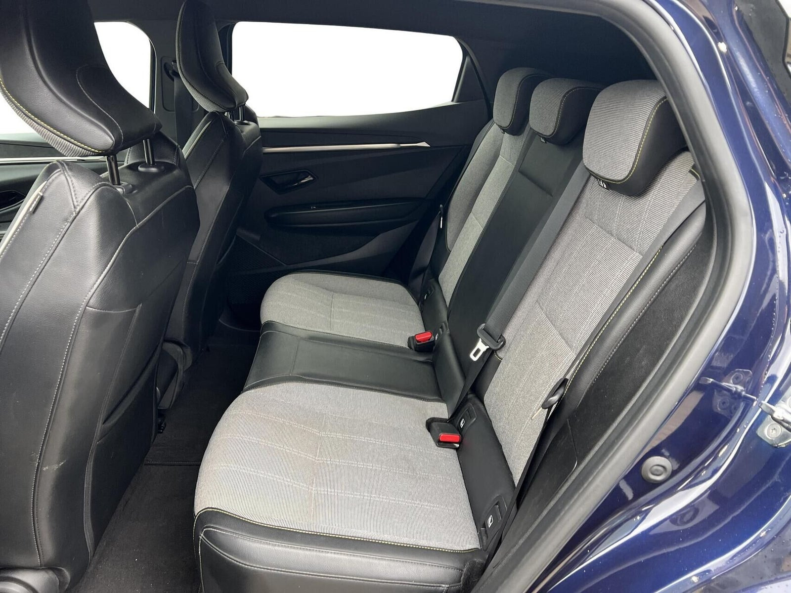 Blå Renault Megane E-Tech fra 2022