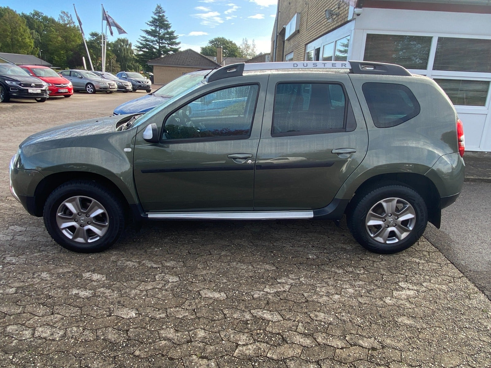 Grøn Dacia Duster fra 2014
