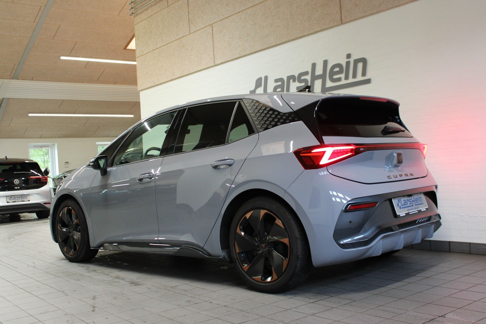 Grå Cupra Born fra 2024