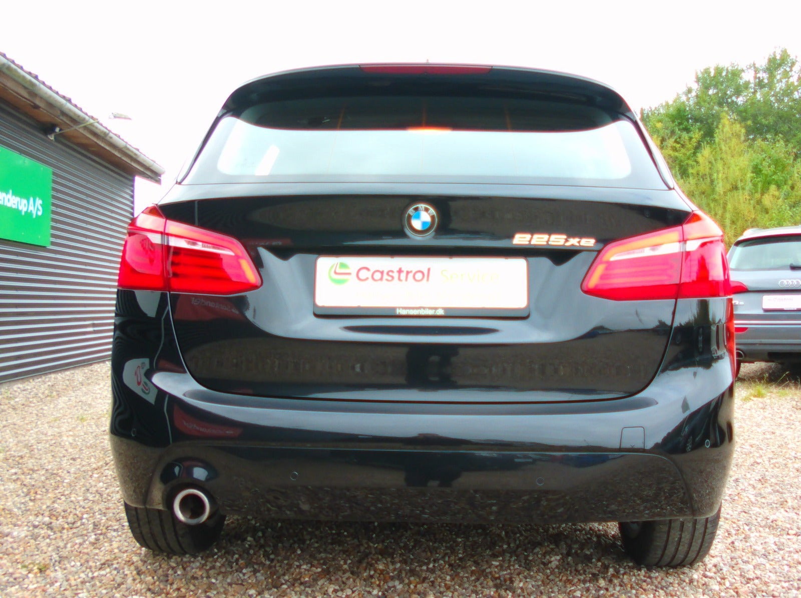 Sort BMW 225xe fra 2020