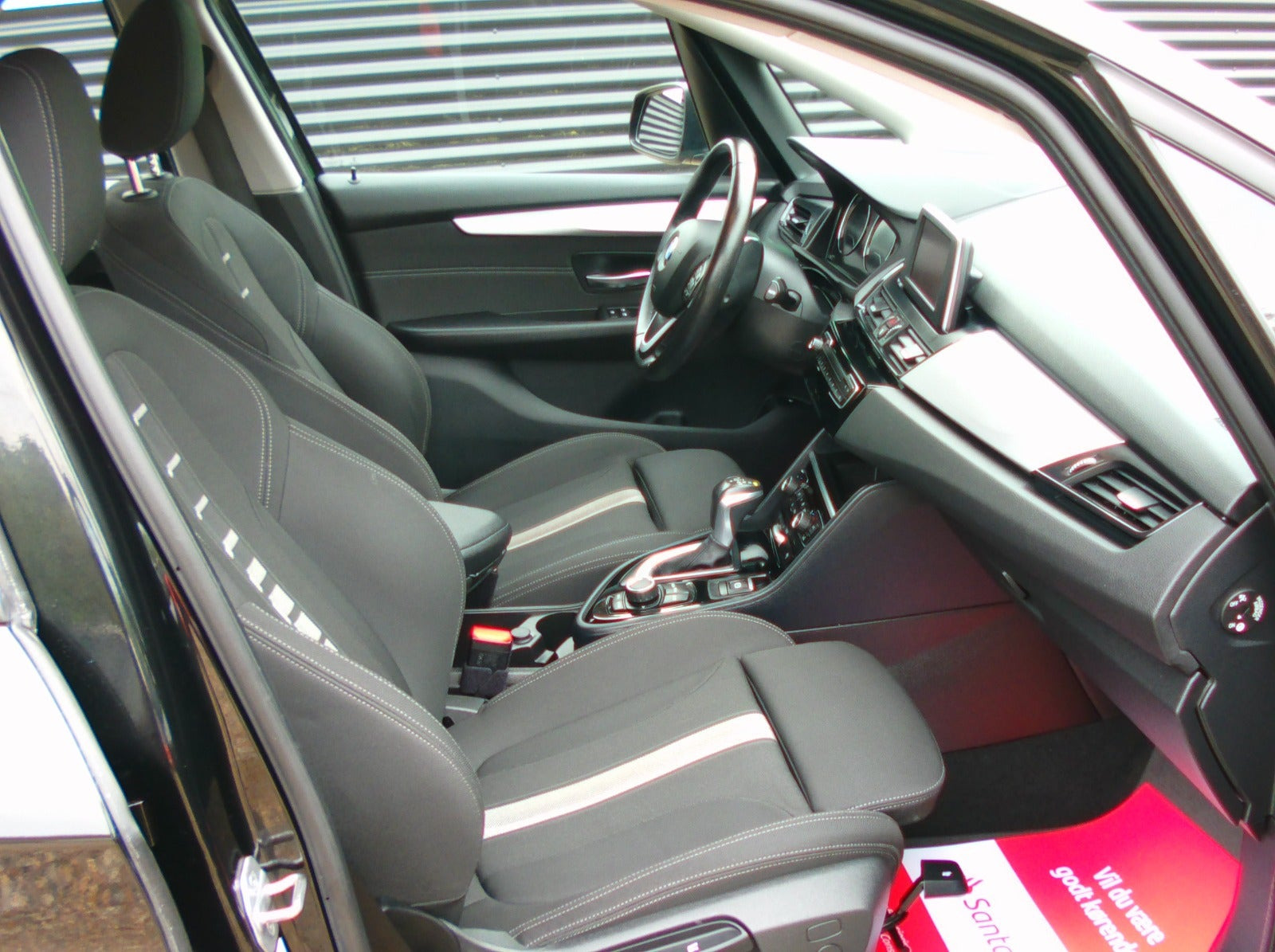 Sort BMW 225xe fra 2020