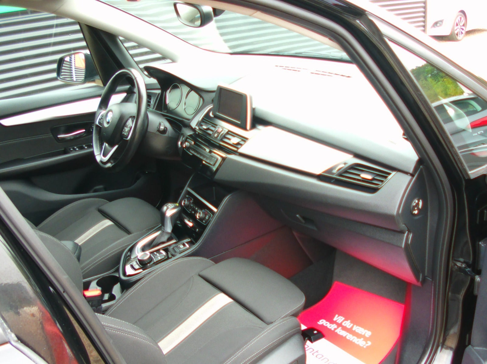 Sort BMW 225xe fra 2020