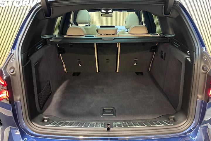 Blå BMW iX3 fra 2022