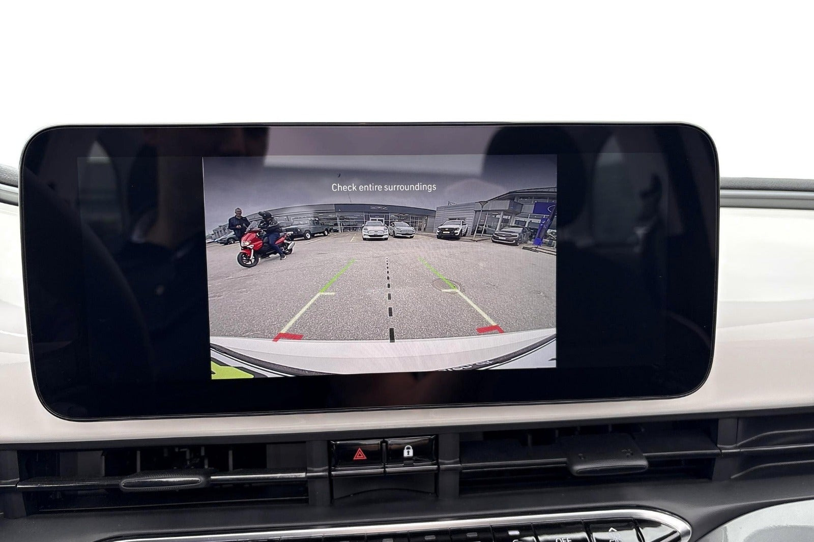 Hvid Fiat 500e fra 2024
