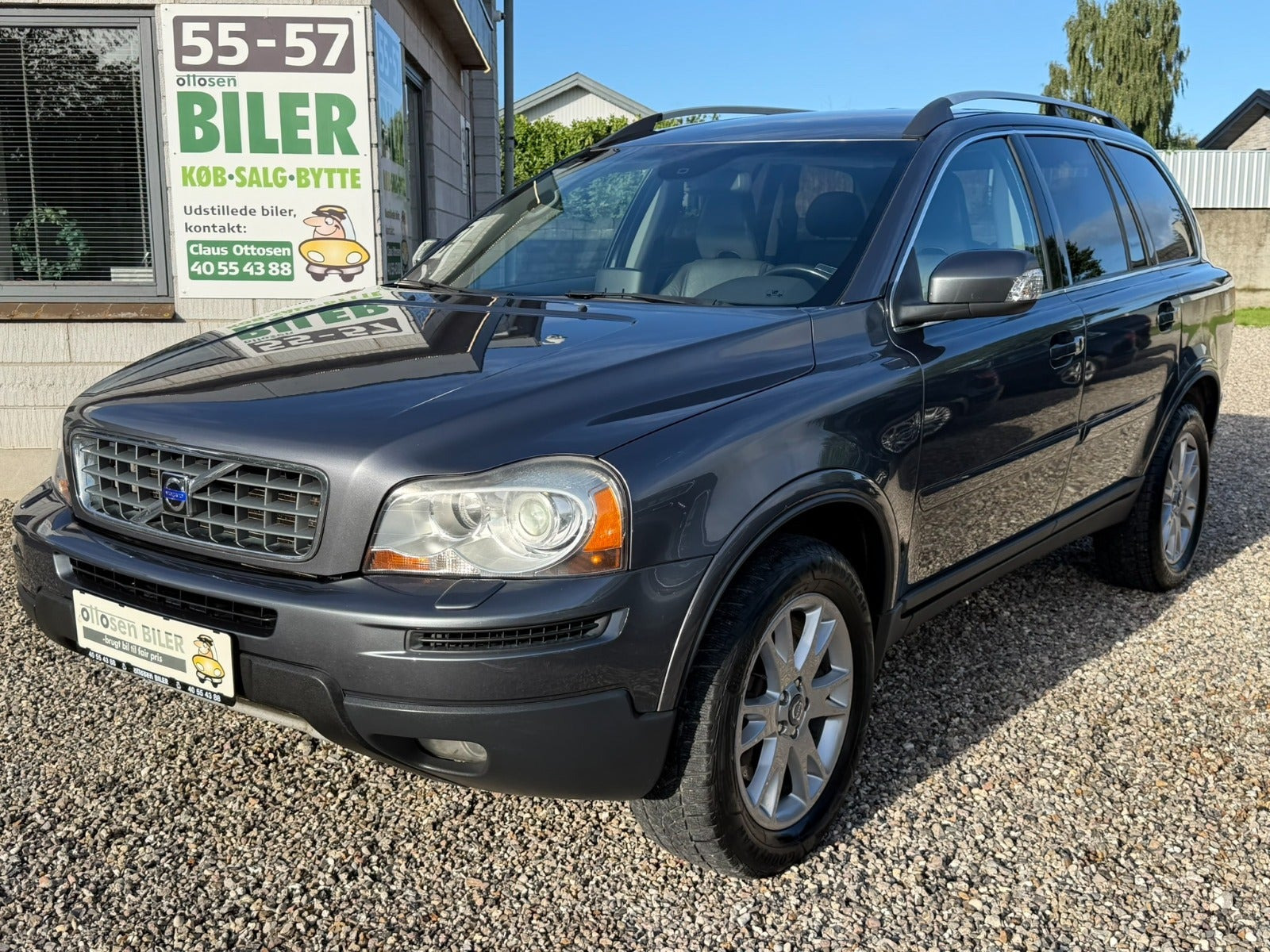 Grå Volvo XC90 fra 2008