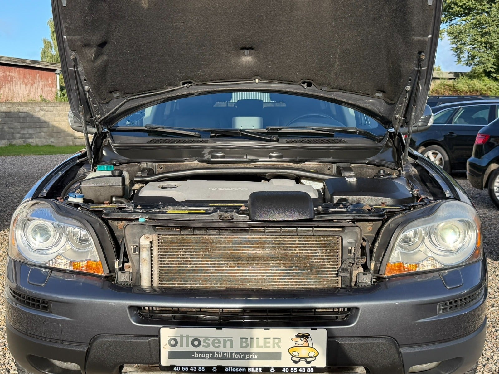 Grå Volvo XC90 fra 2008