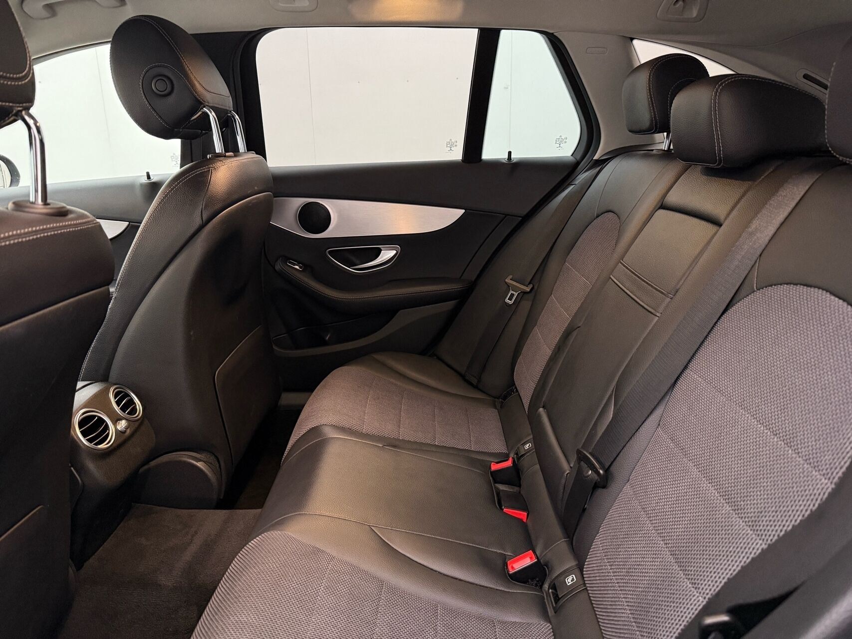 Sort Mercedes C220 d fra 2019