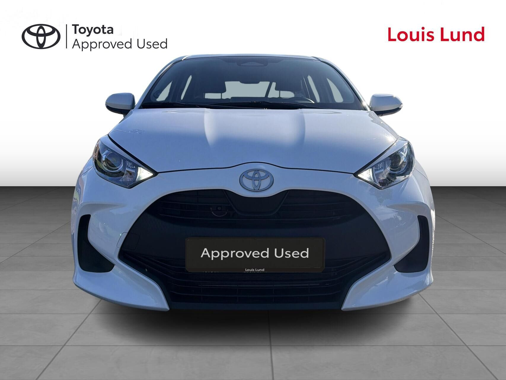 Hvid Toyota Yaris fra 2024
