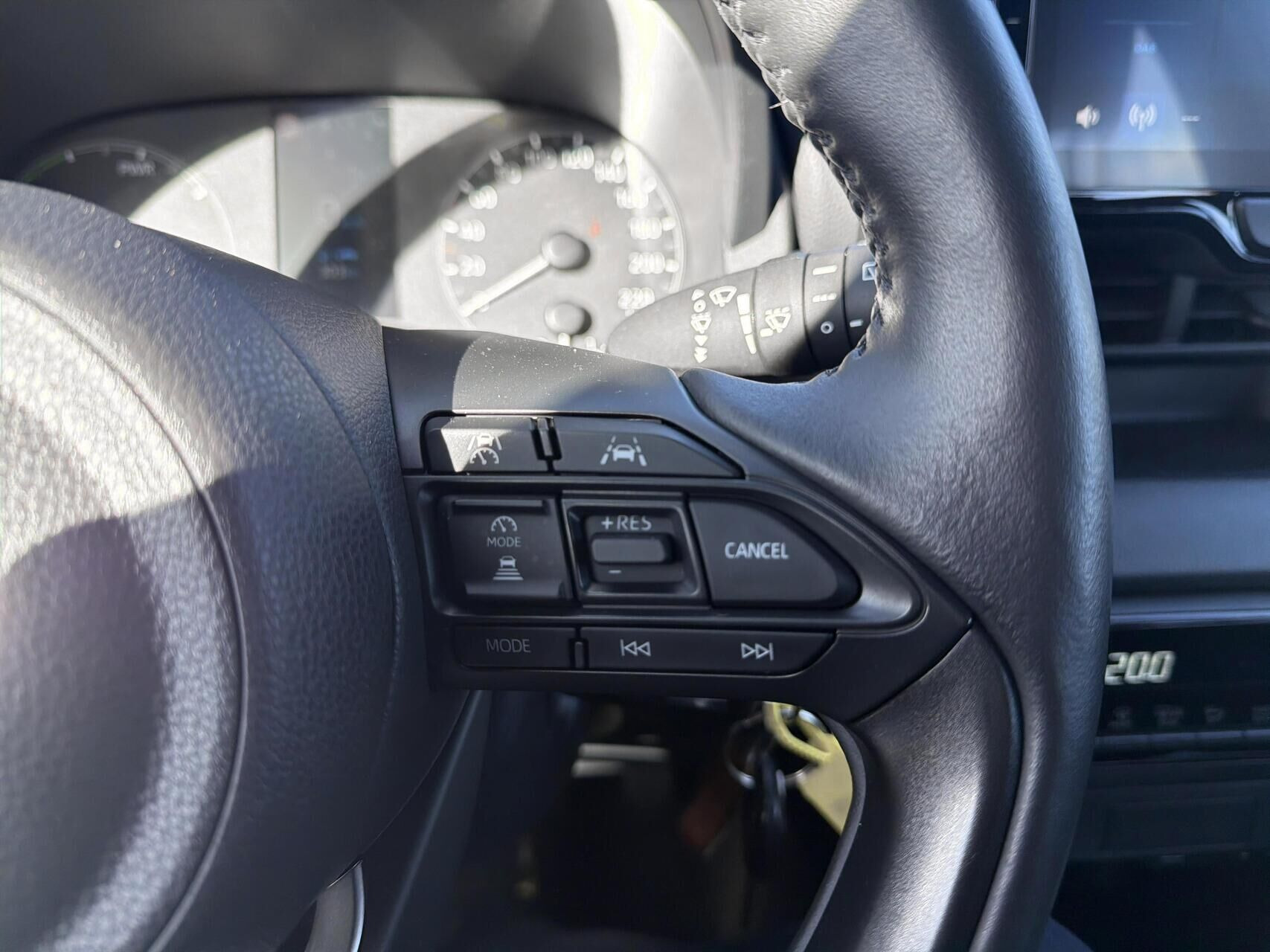 Hvid Toyota Yaris fra 2024