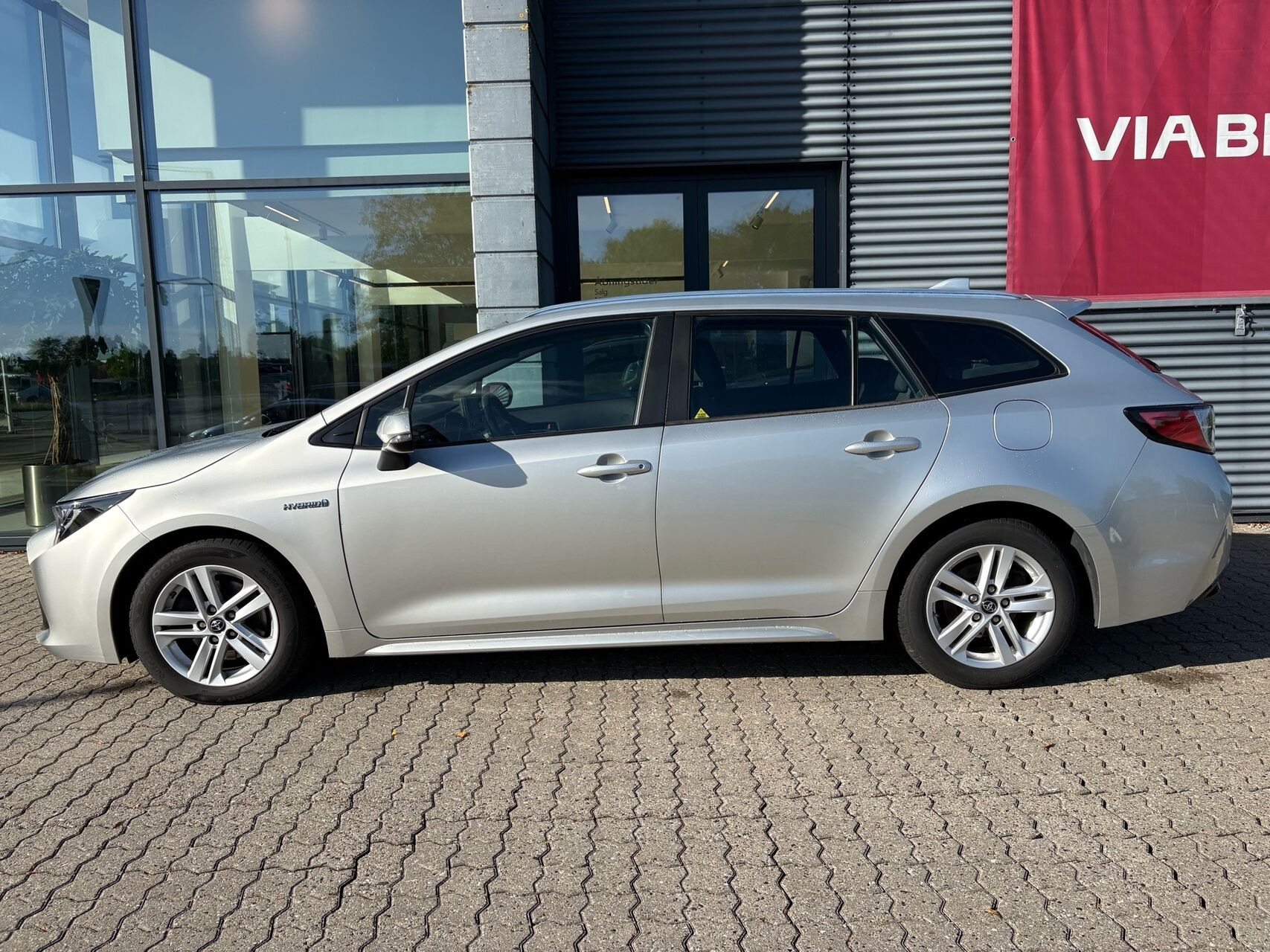 Sølv Toyota Corolla fra 2020