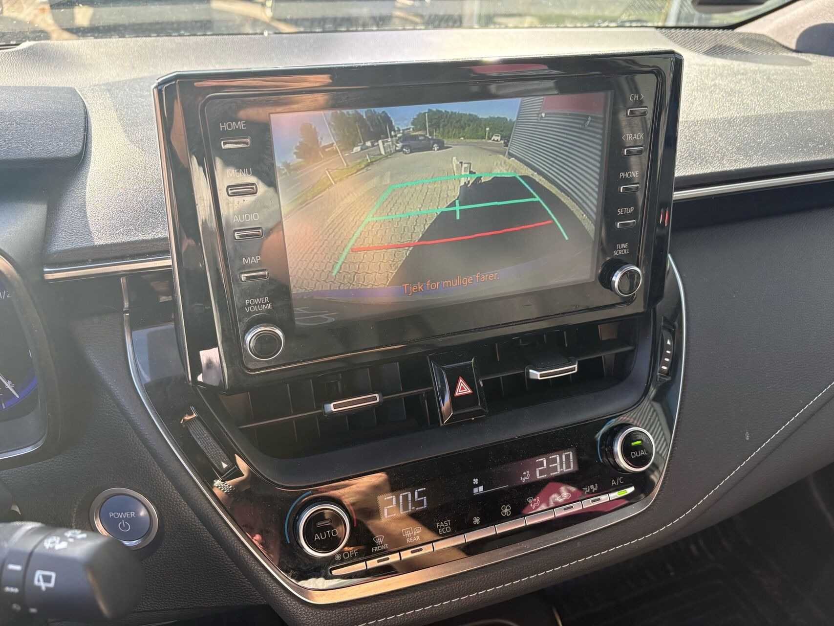 Sølv Toyota Corolla fra 2020