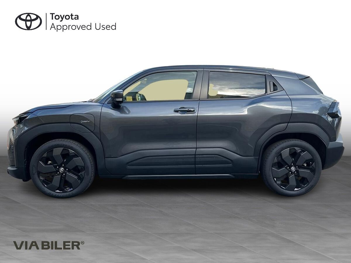 Grå Toyota Urban Cruiser fra 2025