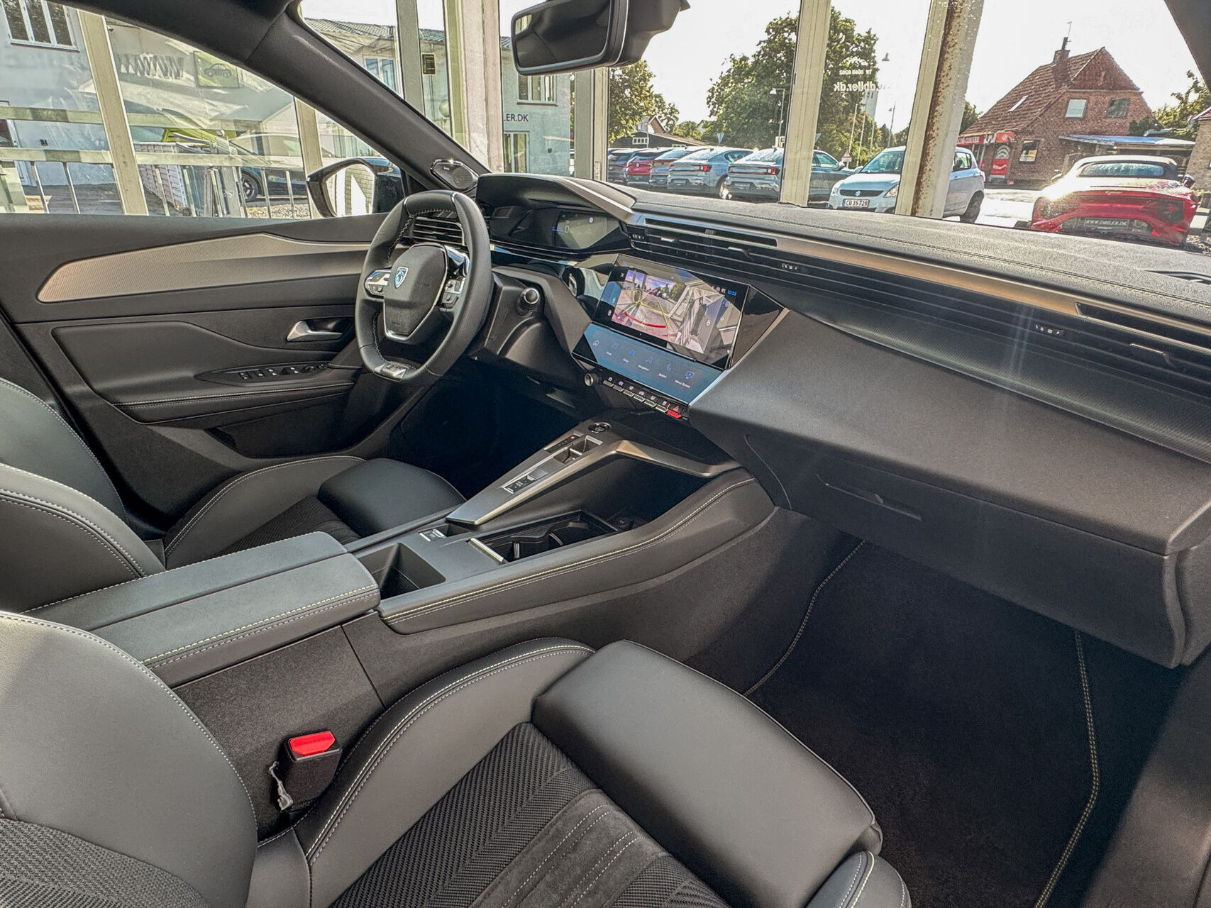 Sort Peugeot e-408 fra 2025
