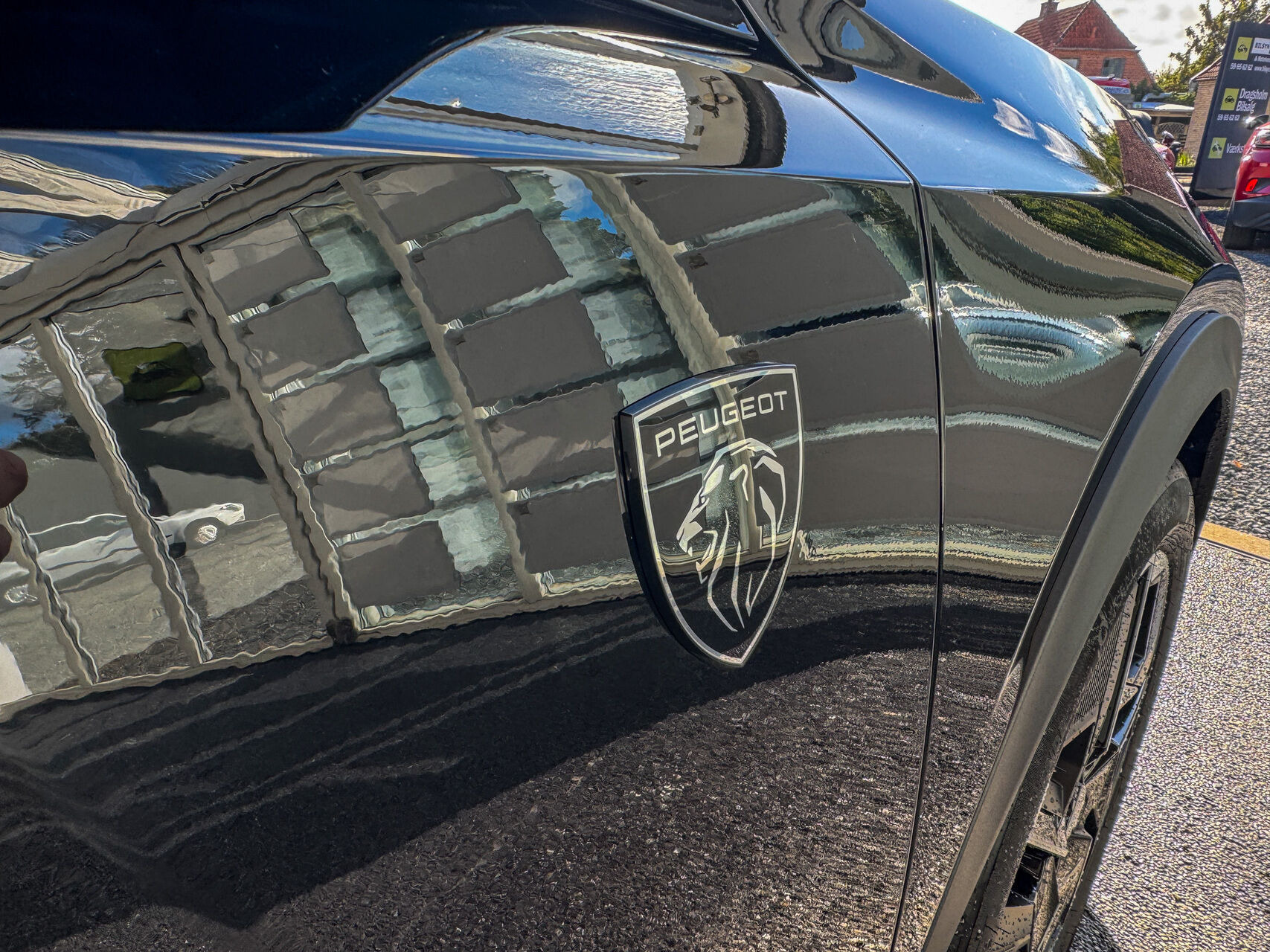 Sort Peugeot e-408 fra 2025