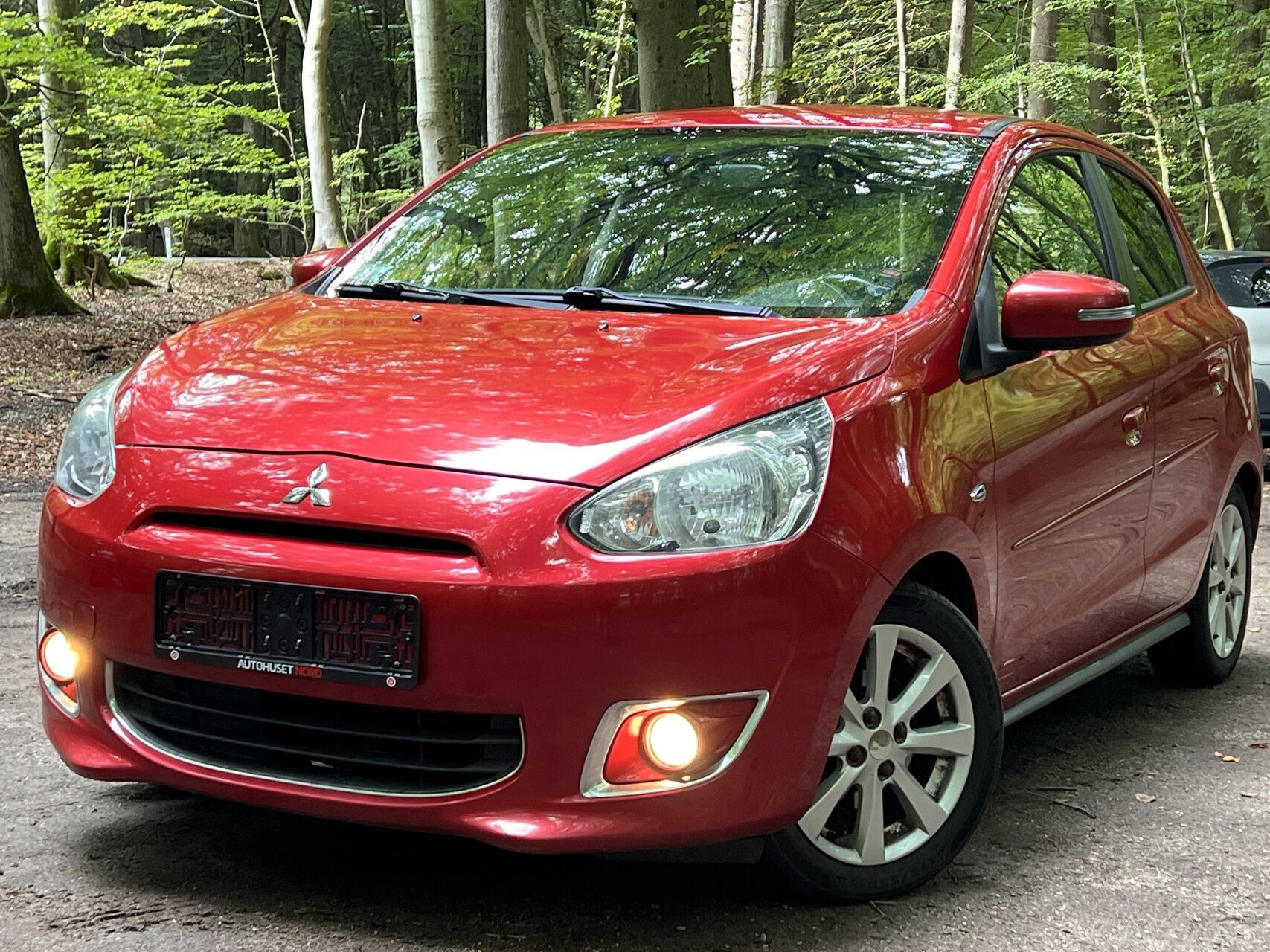 Rød Mitsubishi Space Star fra 2014
