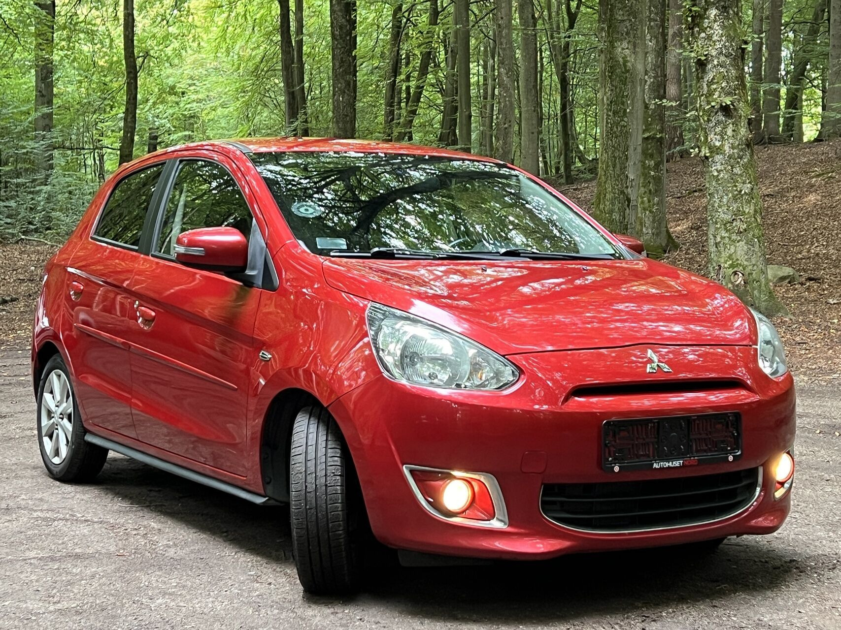 Rød Mitsubishi Space Star fra 2014