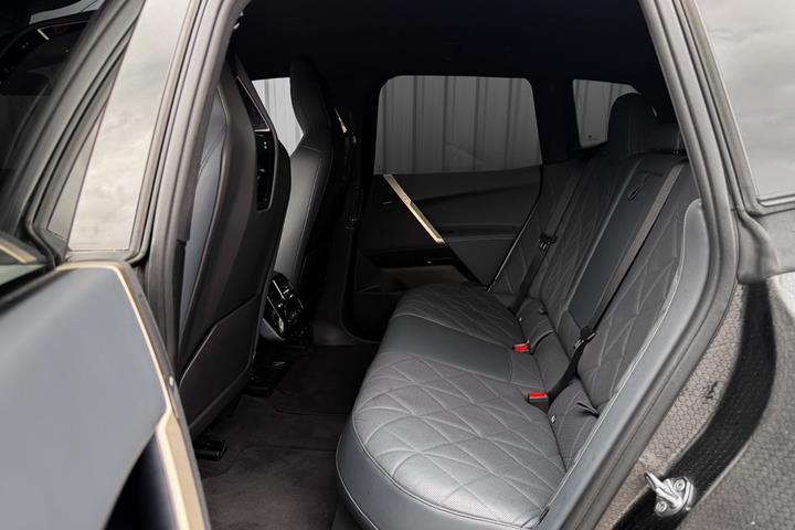 Hvid BMW iX fra 2023