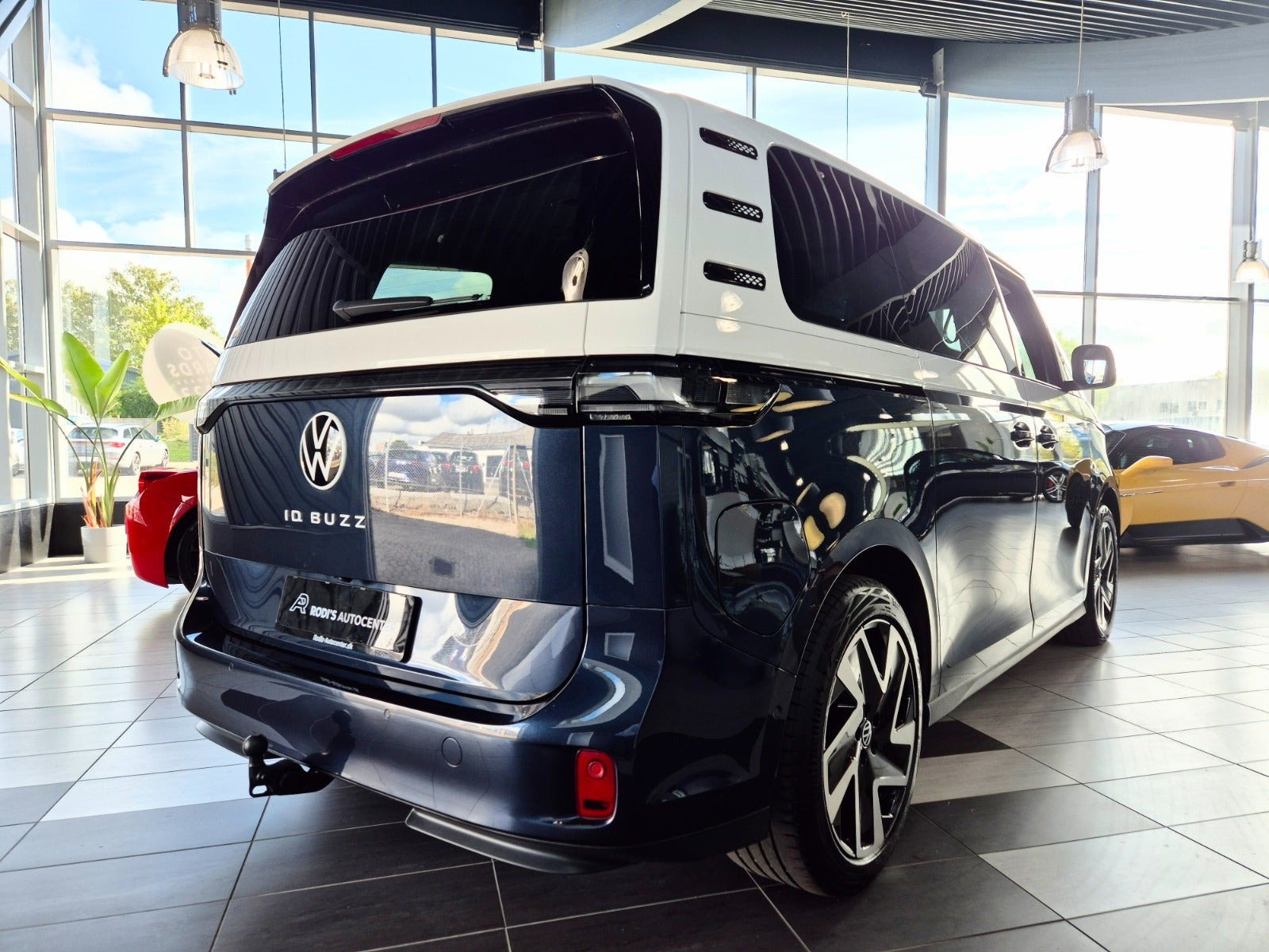 Blå VW ID.Buzz fra 2023
