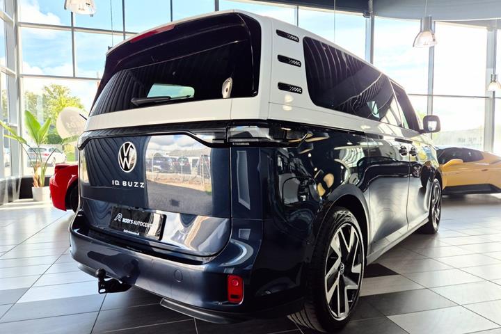 Blå VW ID.Buzz fra 2023