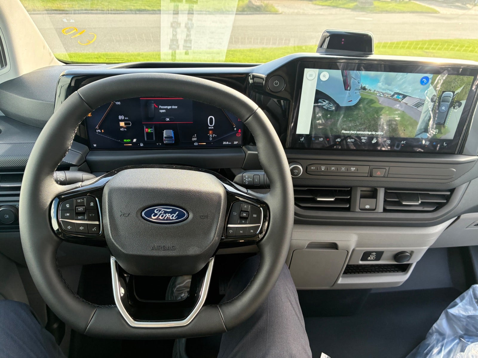 Hvid Ford E-Transit Custom 340 L2 fra 2026