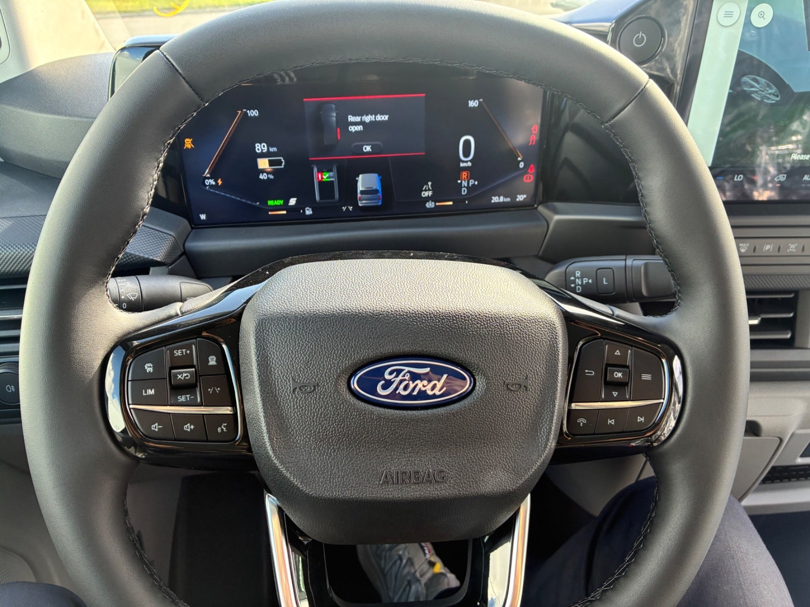 Hvid Ford E-Transit Custom 340 L2 fra 2026