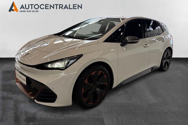 Hvid Cupra Born fra 2022 set udefra