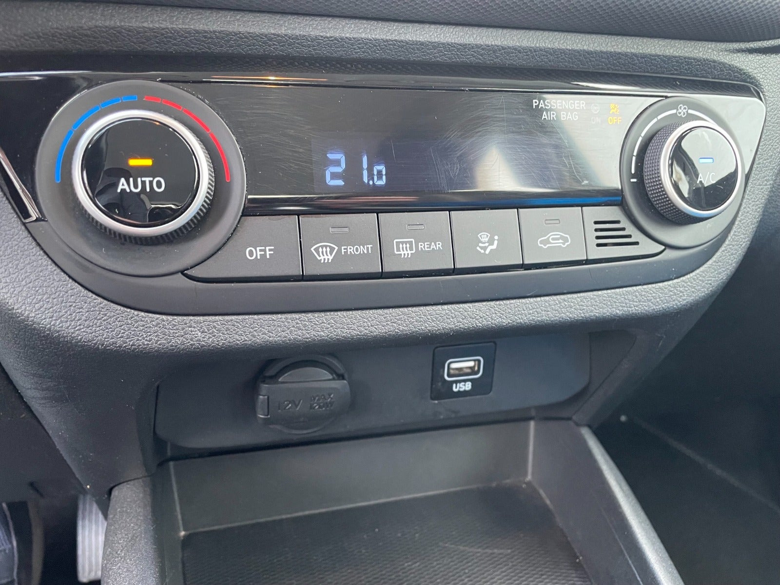 Grøn Hyundai i10 fra 2022