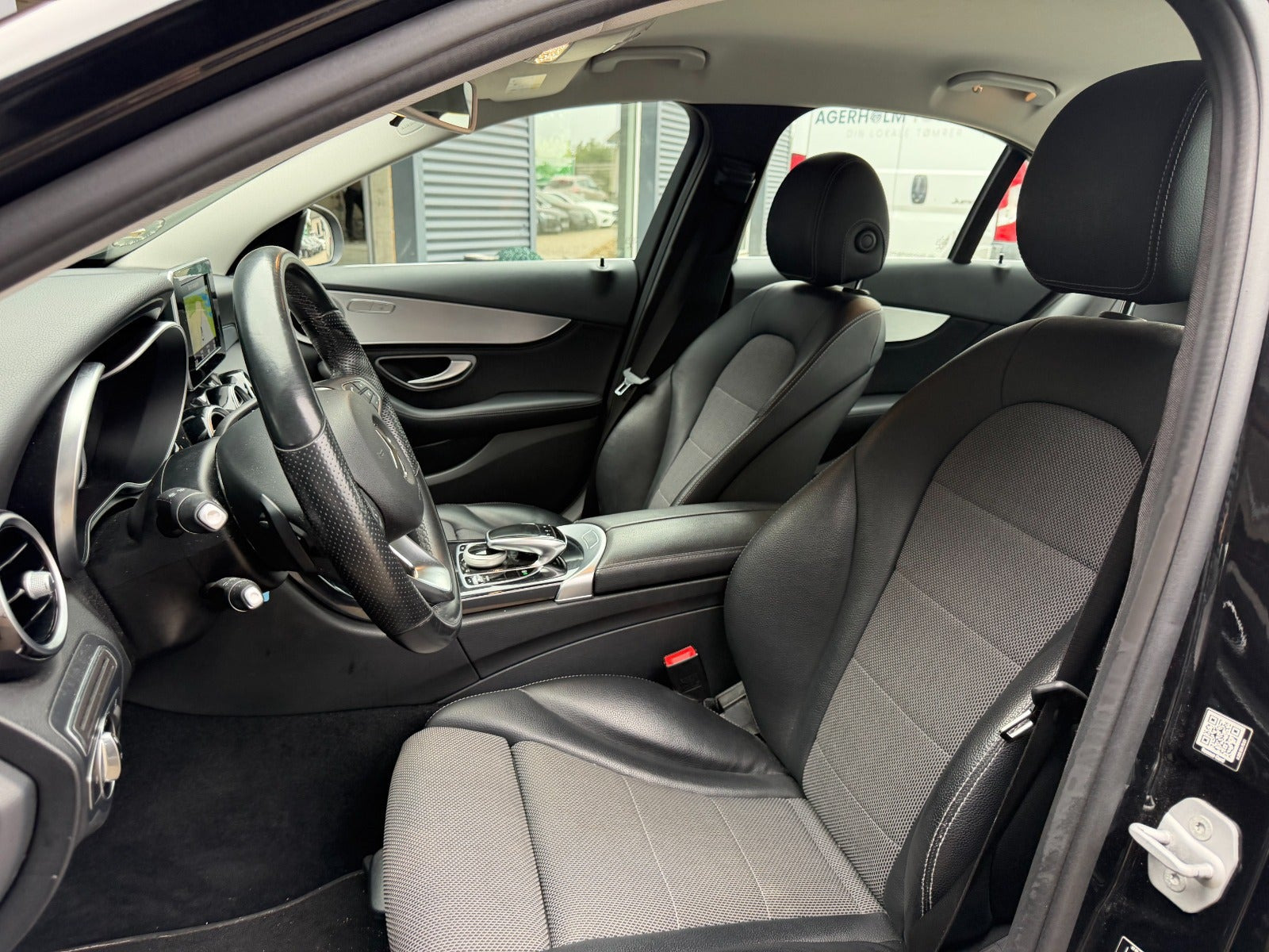 Sort Mercedes C200 fra 2016