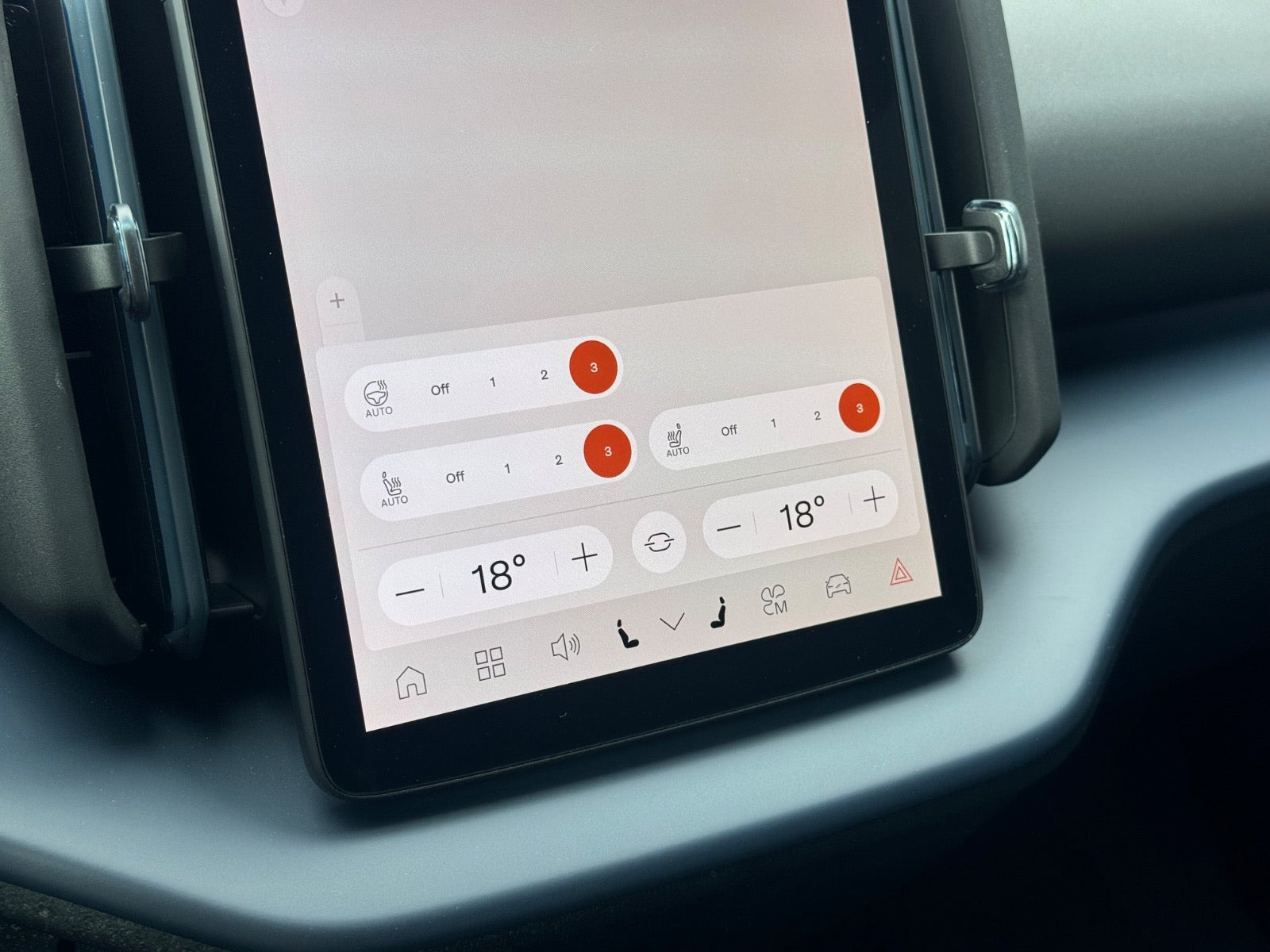 Grå Volvo EX30 fra 2025