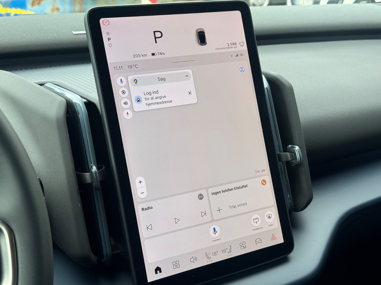 Grå Volvo EX30 fra 2025