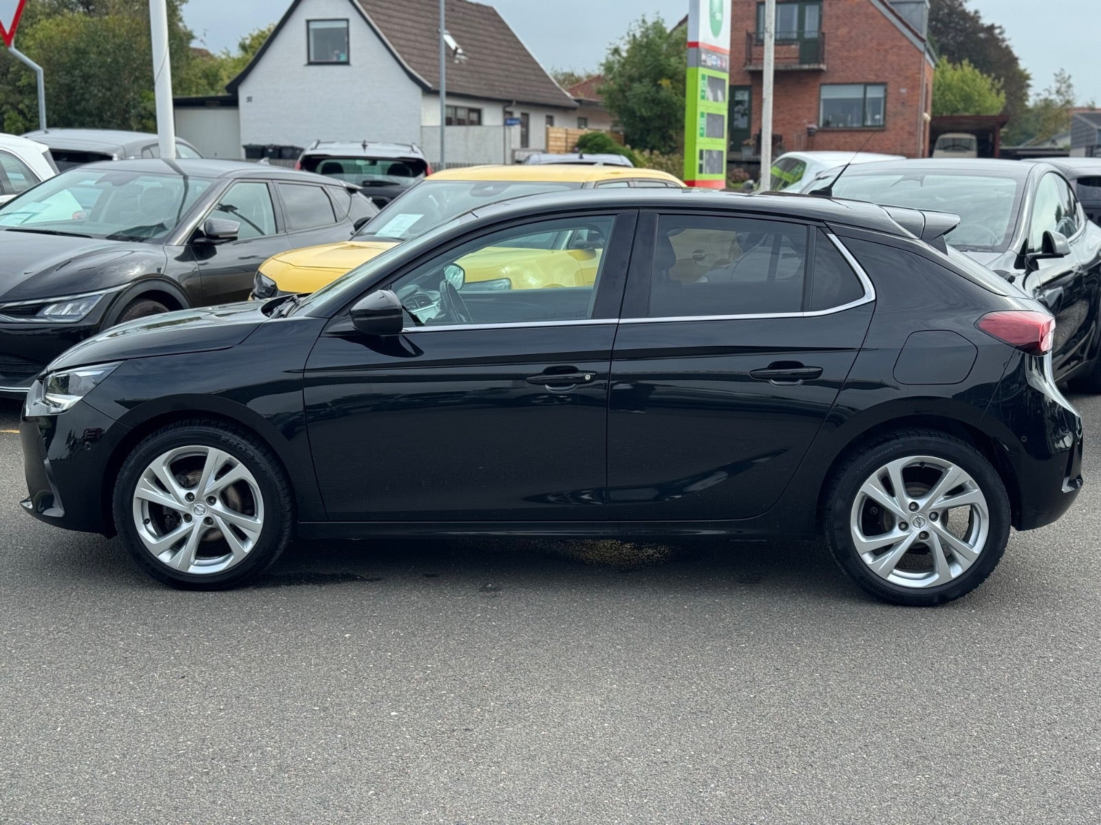 Sort Opel Corsa fra 2020