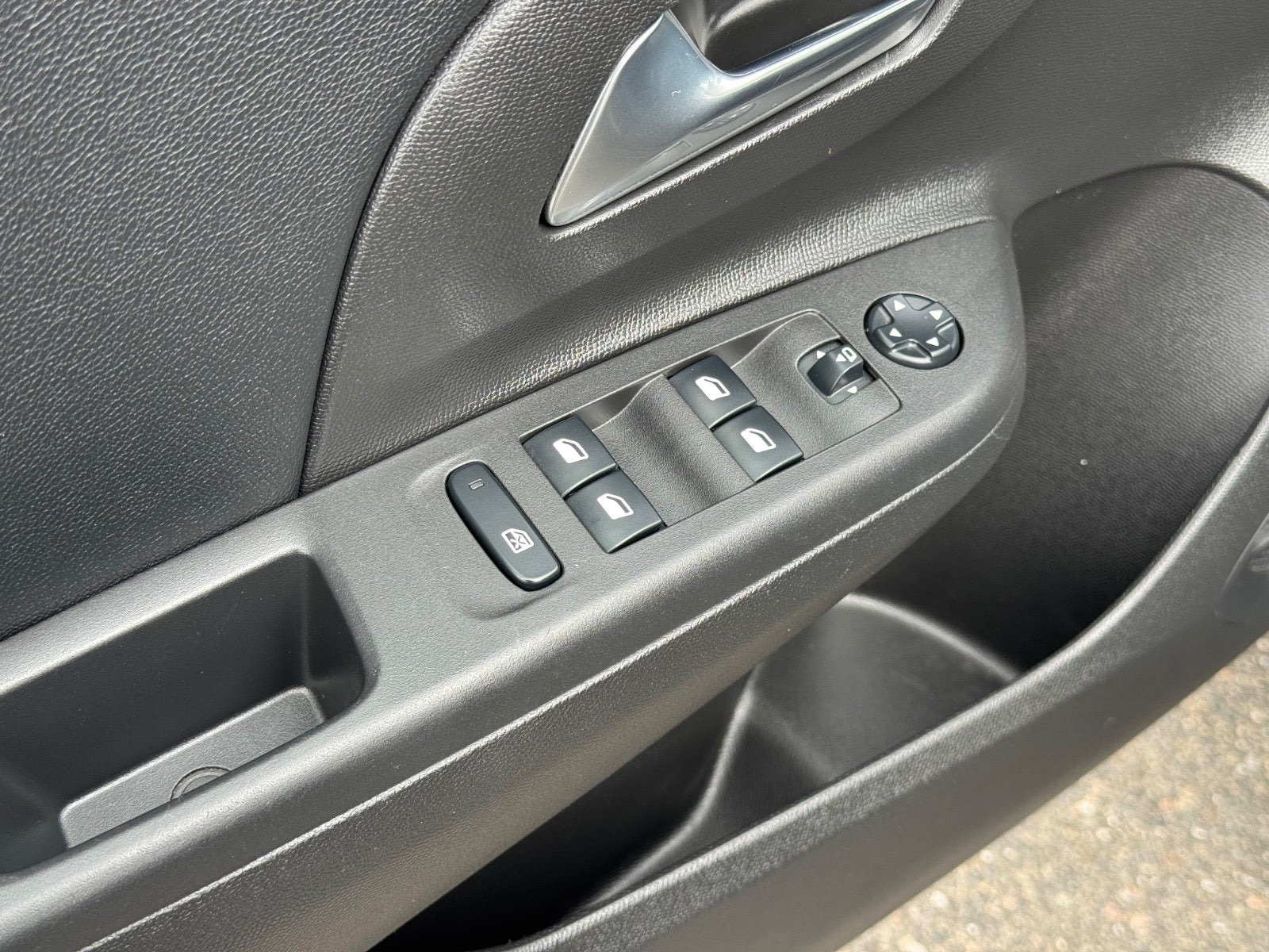 Sort Opel Corsa fra 2020