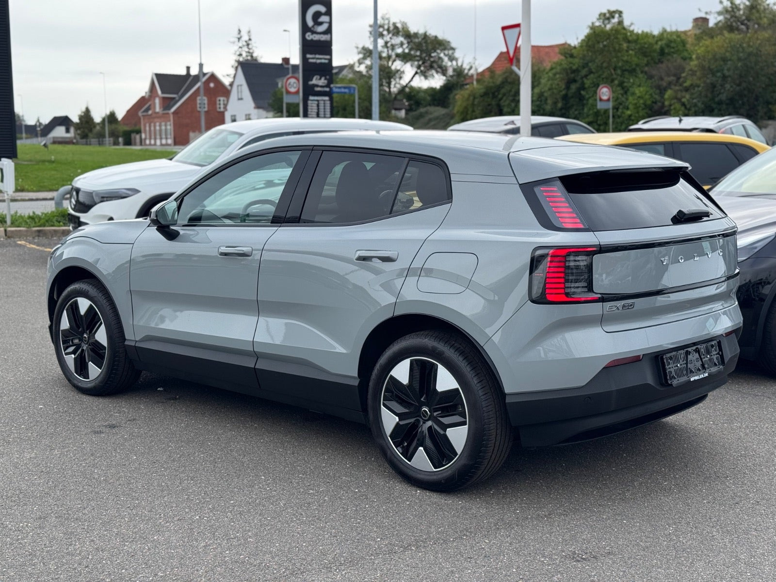 Grå Volvo EX30 fra 2025