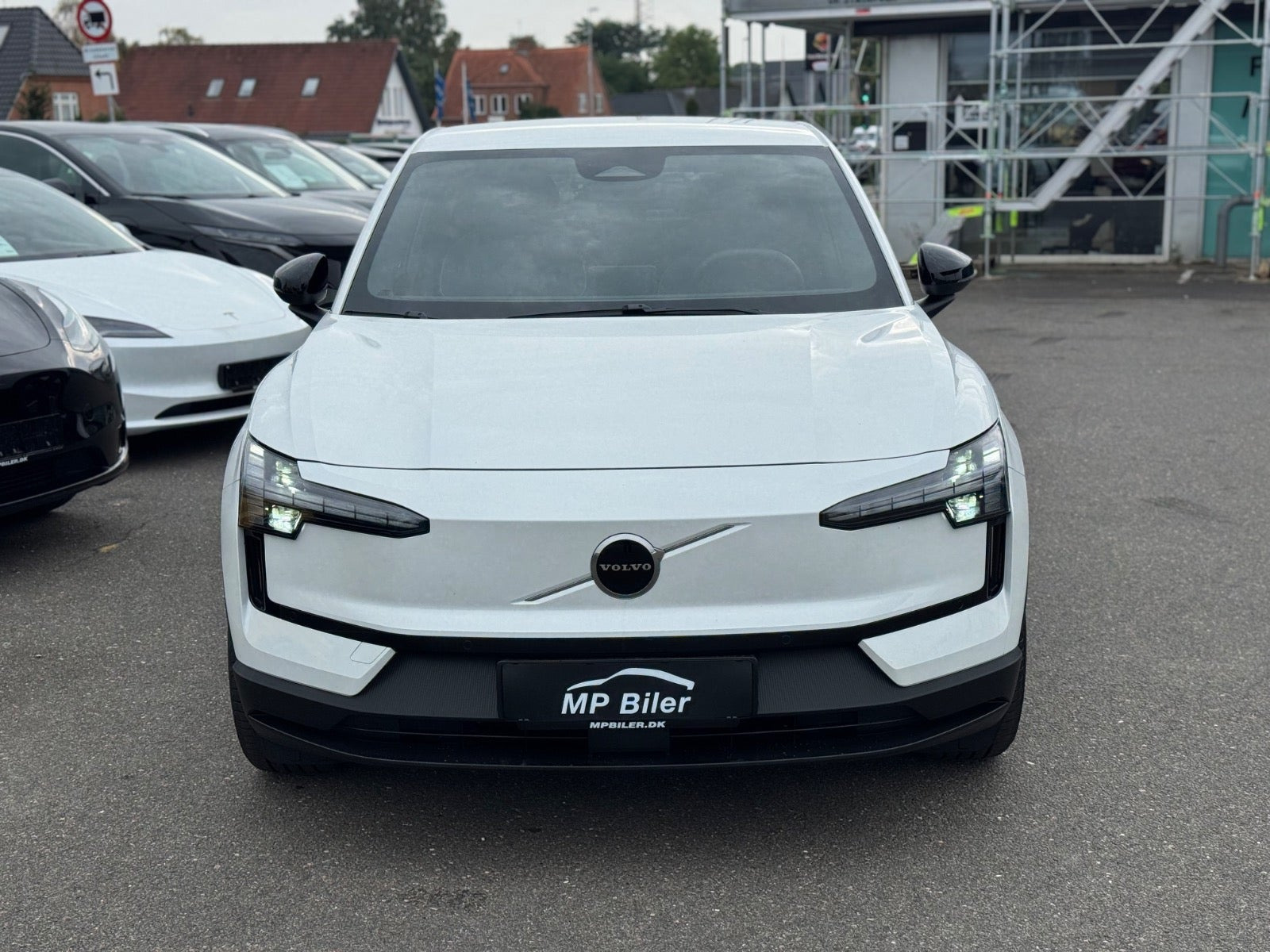 Hvid Volvo EX30 fra 2025